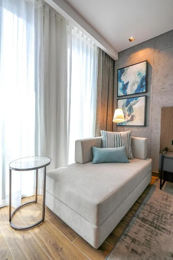 Mercure Dubai Gold District 3*,