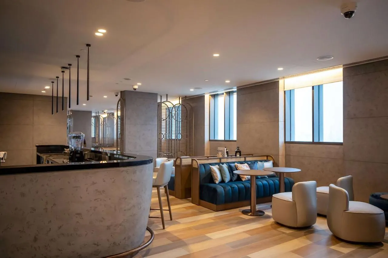 Mercure Dubai Gold District 3*,