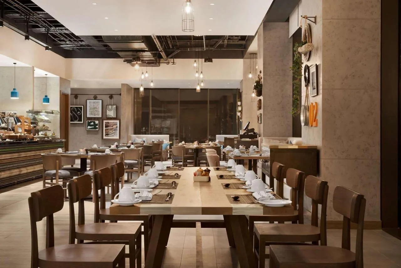 Mercure Dubai Gold District